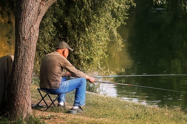 Private carp fishing lakes in France