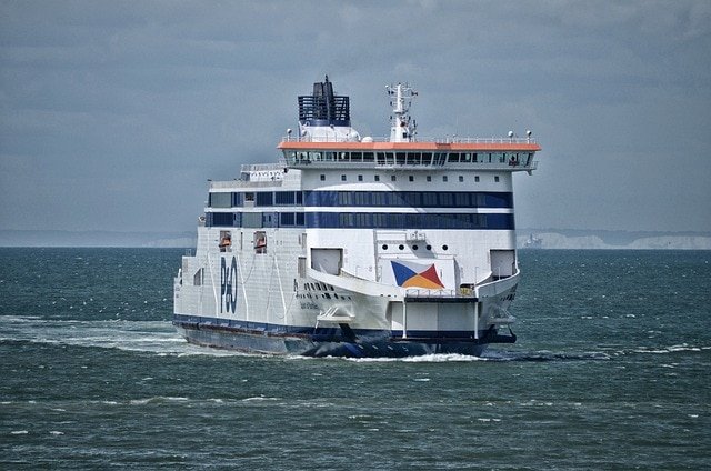 Ferry crossing or Eurotunnel
